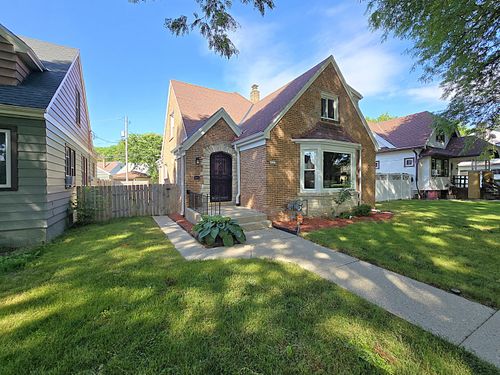 4937 W Medford Ave, Milwaukee, WI, 53216-2334 | Card Image