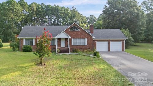 318 Freeman Ave, Wadesboro, NC, 28170-2614 | Card Image