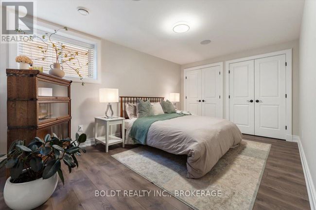 1107 Balfour St, House other with 6 bedrooms, 4 bathrooms and 6 parking in Fenwick ON | Image 32