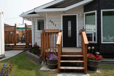 5011 49 St, House detached with 3 bedrooms, 2 bathrooms and 6 parking in Consort AB | Image 2