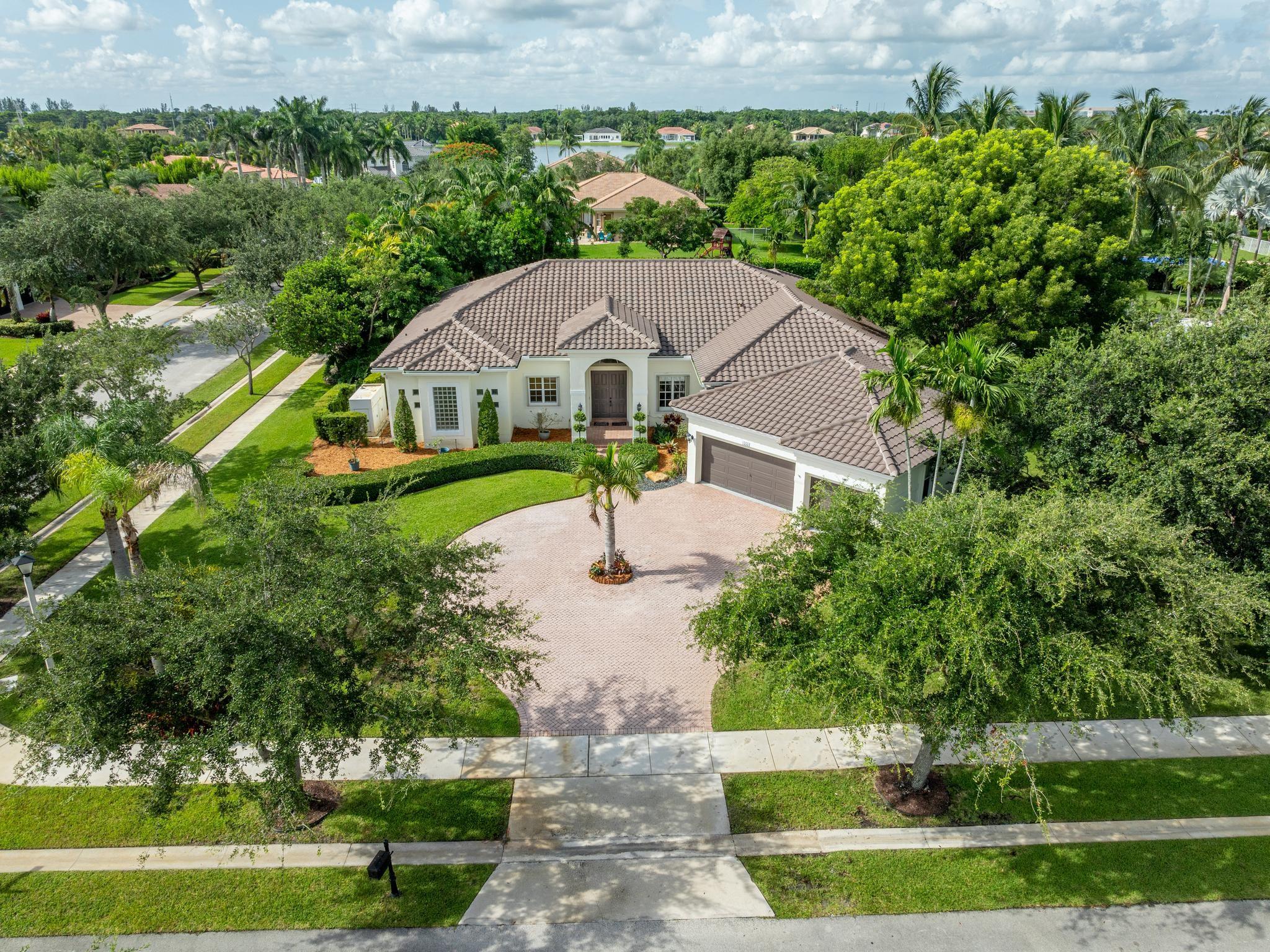 16th St, Weston, FL 33326