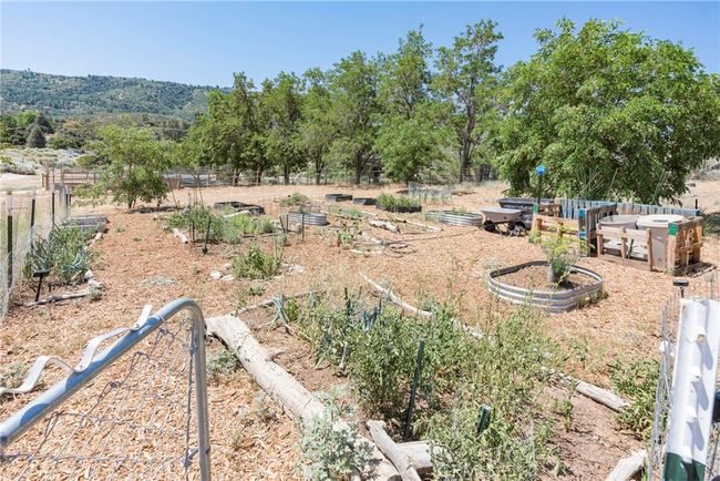 26865 Elizabeth Lake Rd, House other with 2 bedrooms, 2 bathrooms and 2 parking in Lake Hughes CA | Image 52