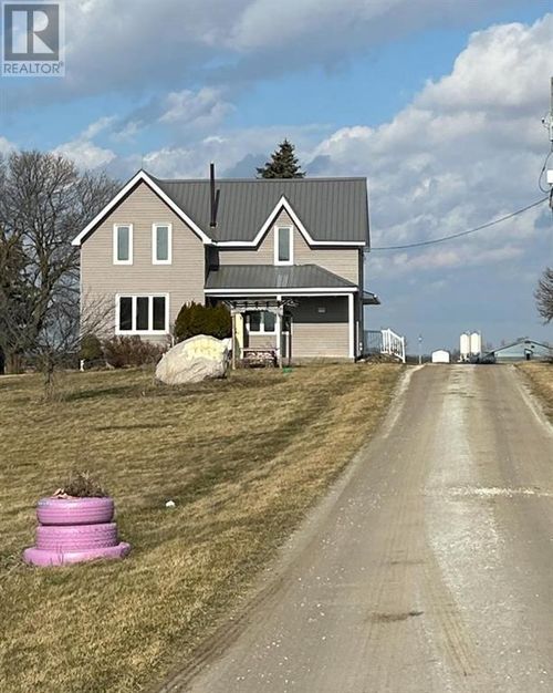 3474 Churchill Line, Petrolia, ON, N0N1R0 | Card Image