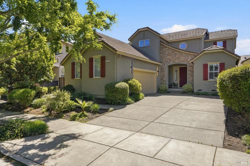 925 Pinot Noir Way, Windsor, CA, 95492-6653 | Card Image