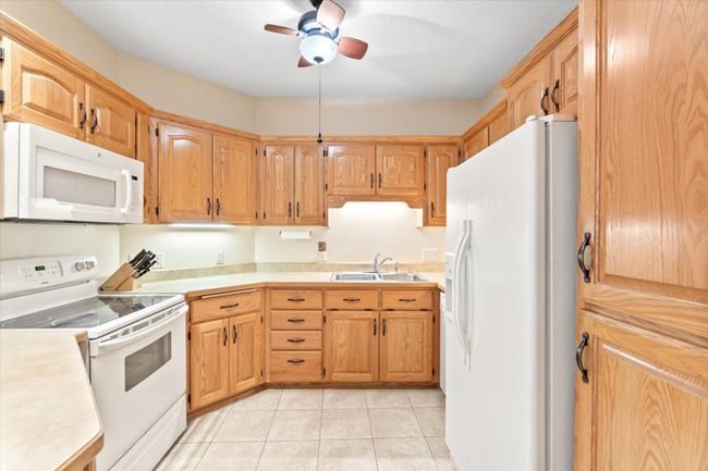 UNIT-308 - 5200 Pathways Ave, Condo with 2 bedrooms, 2 bathrooms and null parking in White Bear Lake MN | Image 7
