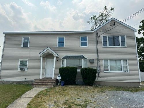 34 Paula Dr, Farmingdale, NY, 11735-6129 | Card Image