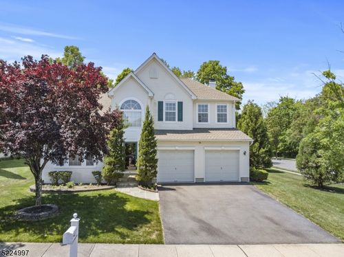 2 Kirby Cir, PRINCETON, NJ, 08540-7902 | Card Image