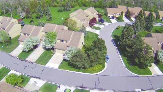 2179 Rochelle Park Dr, Condo with 2 bedrooms, 3 bathrooms and null parking in Rochester Hills MI | Image 39