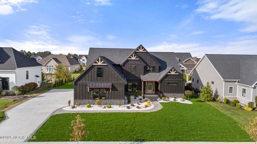 9304 Bowman Farms Ln, Sylvania, OH, 43560-7206 | Card Image