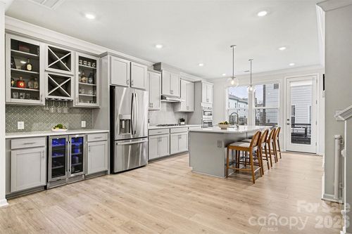 7017 Running Spring Dr, Charlotte, NC, 28205-7072 | Card Image