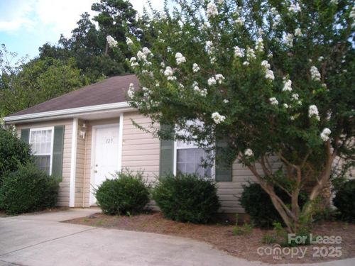 125 Springwood Ln, Mooresville, NC, 28117-9301 | Card Image