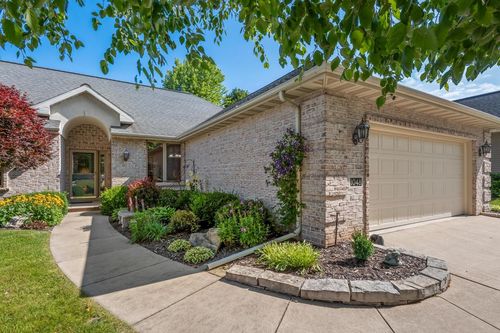 1048 Coronado Court, Hobart, WI, 54155 | Card Image