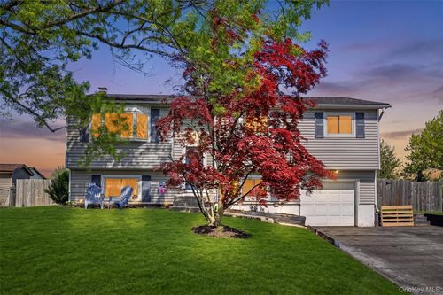 122 Rolling Meadows Rd, Middletown, NY, 10940-2611 | Card Image
