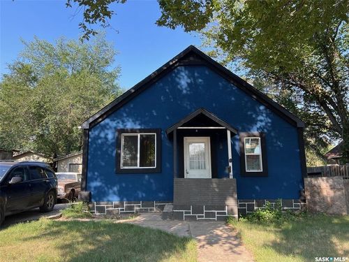 1581 103rd St, North Battleford, SK, S9A1L4 | Card Image