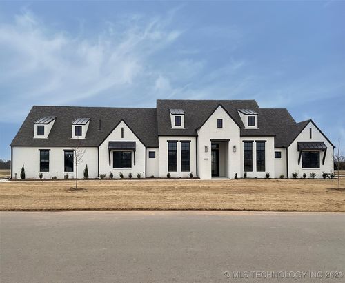 8425 S Wolf Creek Ave, Broken Arrow, OK, 74014-5094 | Card Image