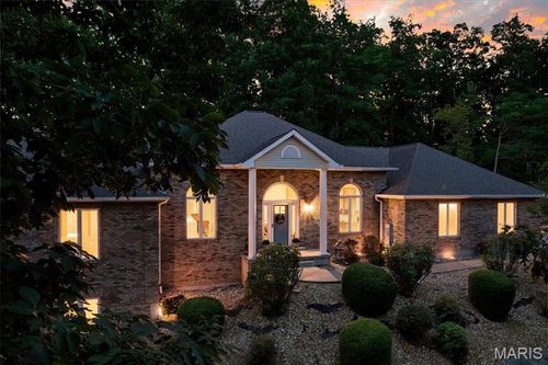 194 Apache Dr, Pacific, MO, 63069-5925 | Card Image
