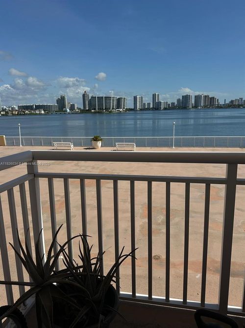 apt-320-251 174th St, Sunny Isles Beach, FL, 33160-3364 | Card Image
