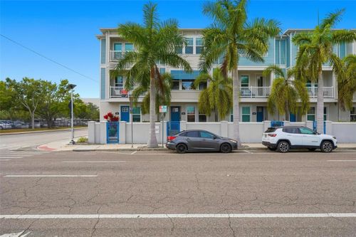 262 8th St N, ST PETERSBURG, FL, 33701-3108 | Card Image