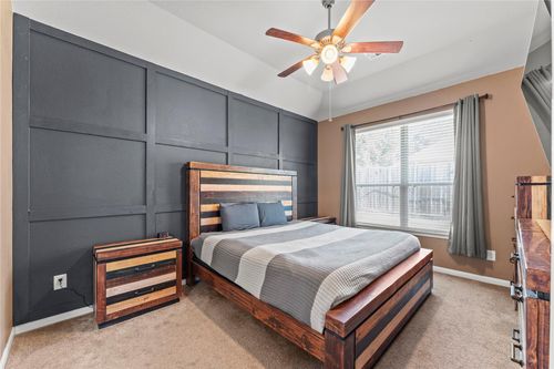 12942 Shady Grove Ln, Montgomery, TX, 77356-8702 | Card Image