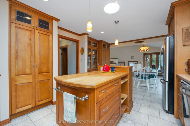 1311 Lakeshore Rd, House other with 3 bedrooms, 2 bathrooms and 4 parking in Sarnia ON | Image 12