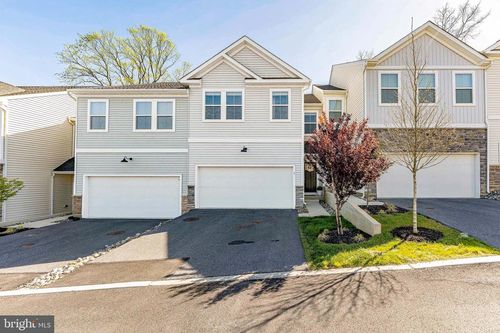 7 Four Leaf Dr, DOWNINGTOWN, PA, 19335-4052 | Card Image