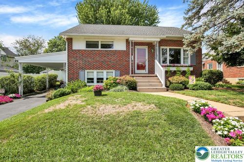 305 Marshall Dr, Reading, PA, 19607-2820 | Card Image