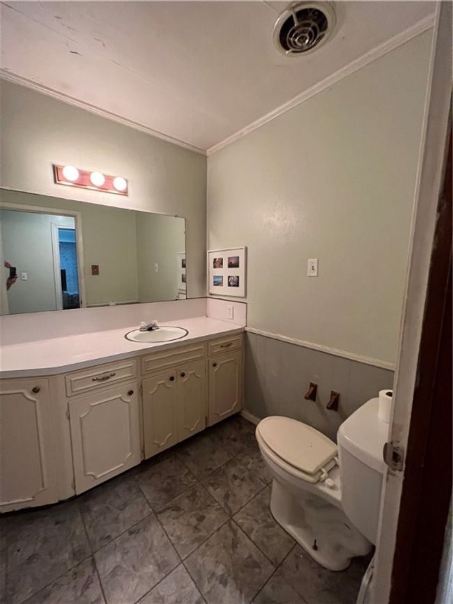 203 Dugger St, House other with 4 bedrooms, 3 bathrooms and null parking in Edna TX | Image 23