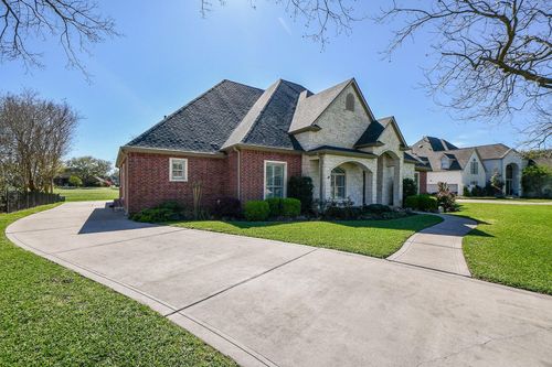 5427 Weston Dr, Fulshear, TX, 77441-4127 | Card Image