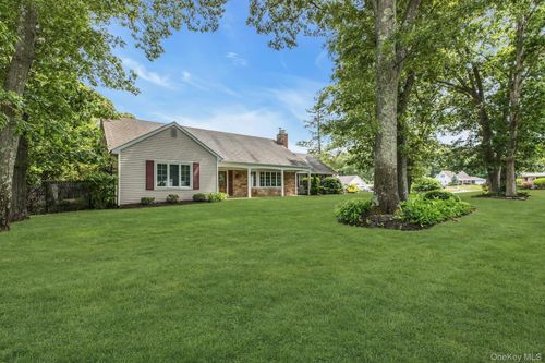 23 Bently Ln, Stony Brook, NY, 11790-2509 | Card Image