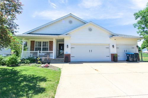 221 Orchard St Sw, Swisher, IA, 52338-9624 | Card Image