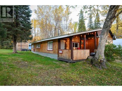 3818 Diamond Dr, House other with 2 bedrooms, 1 bathrooms and null parking in Avola BC | Image 2