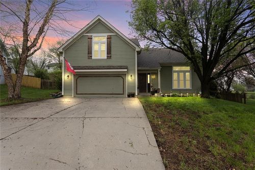 1550 Dover Ct, Liberty, MO, 64068-3288 | Card Image