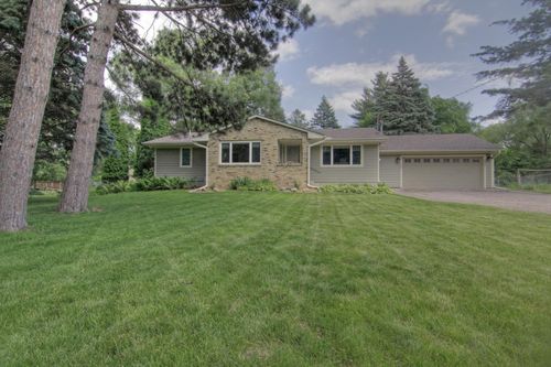 2830 Noel Dr, Little Canada, MN, 55117-1240 | Card Image