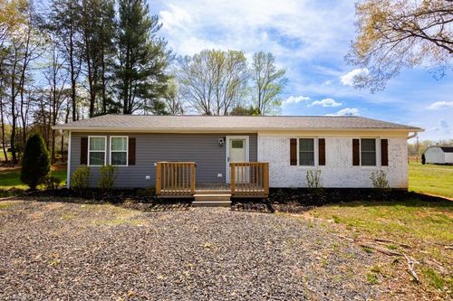 108 Sparrow Rd, Eden, NC, 27288-8223 | Card Image
