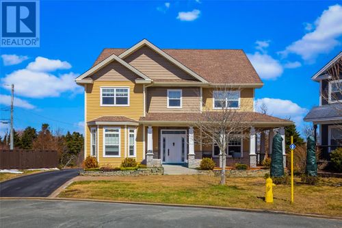 28 Dumbarton Place, St. John's, NL, A1A5X6 | Card Image
