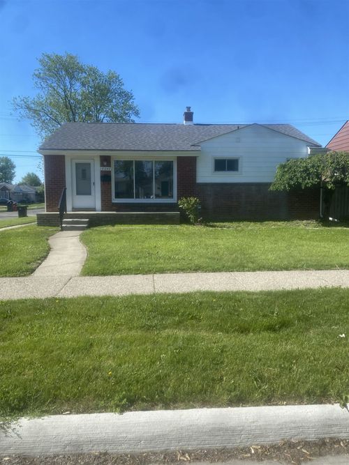 18040 Marquette Street, Roseville, MI, 48066 | Card Image