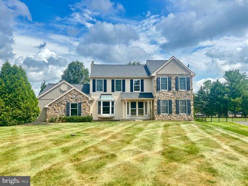 3003 Stuart Way, LANSDALE, PA, 19446-5820 | Card Image