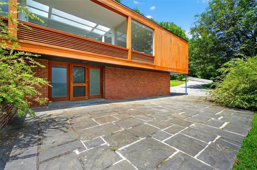 624 River Rd, Newburgh, NY, 12550-1305 | Card Image