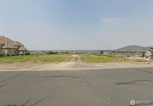 8266 Dune Lake Rd Se, Moses Lake, WA, 98837-8250 | Card Image