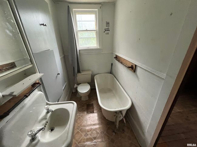 14084 E State Highway 9, House other with 3 bedrooms, 1 bathrooms and null parking in Fiatt IL | Image 16