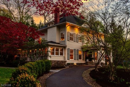 324 Morris Ave, Mountain Lakes, NJ, 07046-1605 | Card Image