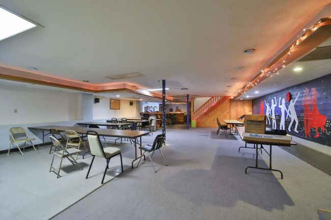 Lower level room | Image 34