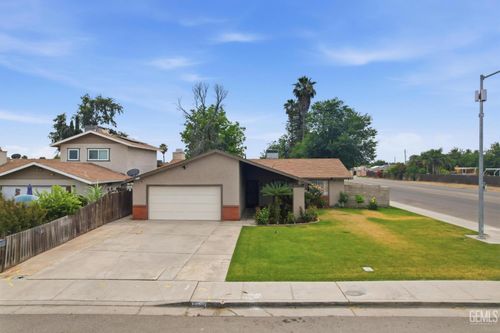 2413 Clara Road, Bakersfield, CA, 93304 | Card Image