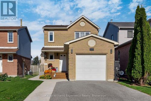 13 Lindsay Crt, Barrie, ON, L4M6G5 | Card Image
