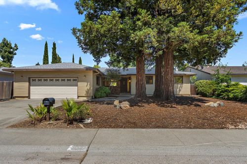 6655 Frates Way, Sacramento, CA, 95831 | Card Image