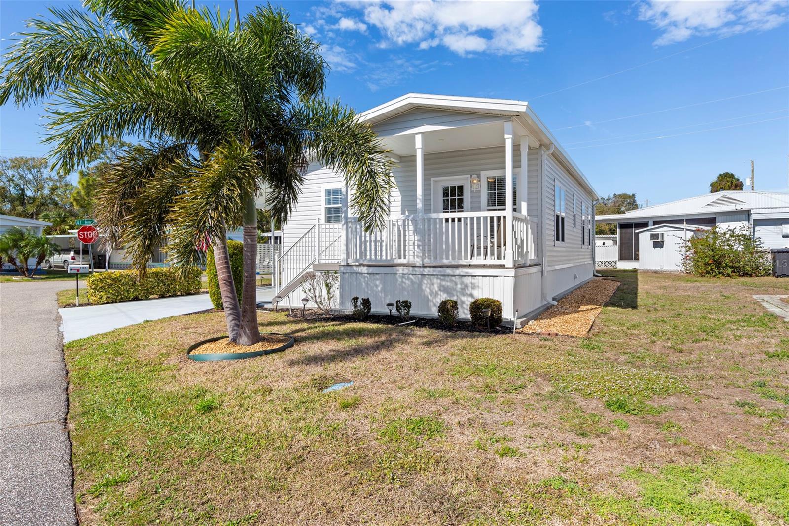 Residential in ELLENTON