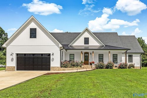 109 Bowman Rd, Albertville, AL, 35950-3520 | Card Image
