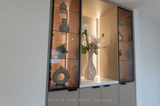 608 - 447 Walmer Rd, Condo with 3 bedrooms, 4 bathrooms and 2 parking in York ON | Image 27