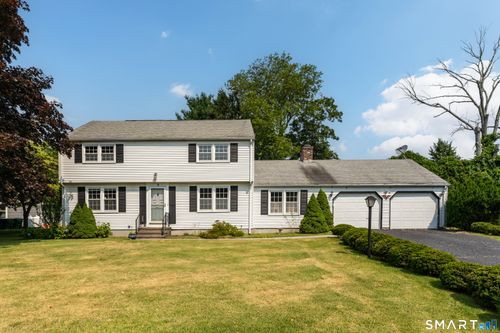9 Cross Dr, Waterford, CT, 06385-2710 | Card Image