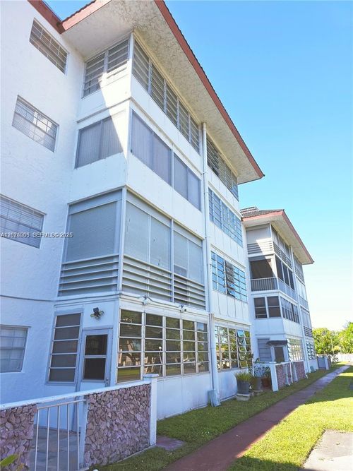 411-4140 Nw 44th Ave, Lauderdale Lakes, FL, 33319-4845 | Card Image